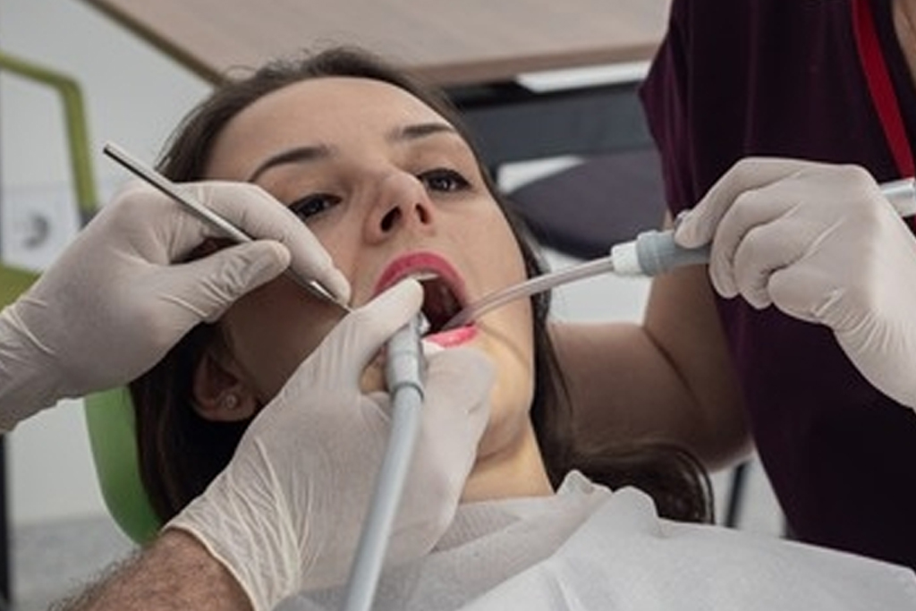 Diş Çekimi ve Cerrahi Tedaviler